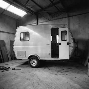 awerysopelea - der Wohnwagen in der Garage