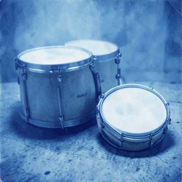 Tambourine on the Floor Tom