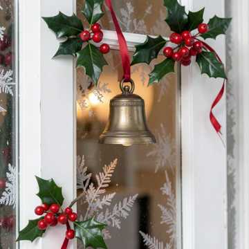 Holly On Your Door Holly On Your Door